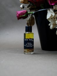 Jojoba oil, rosebuds, rose quartz