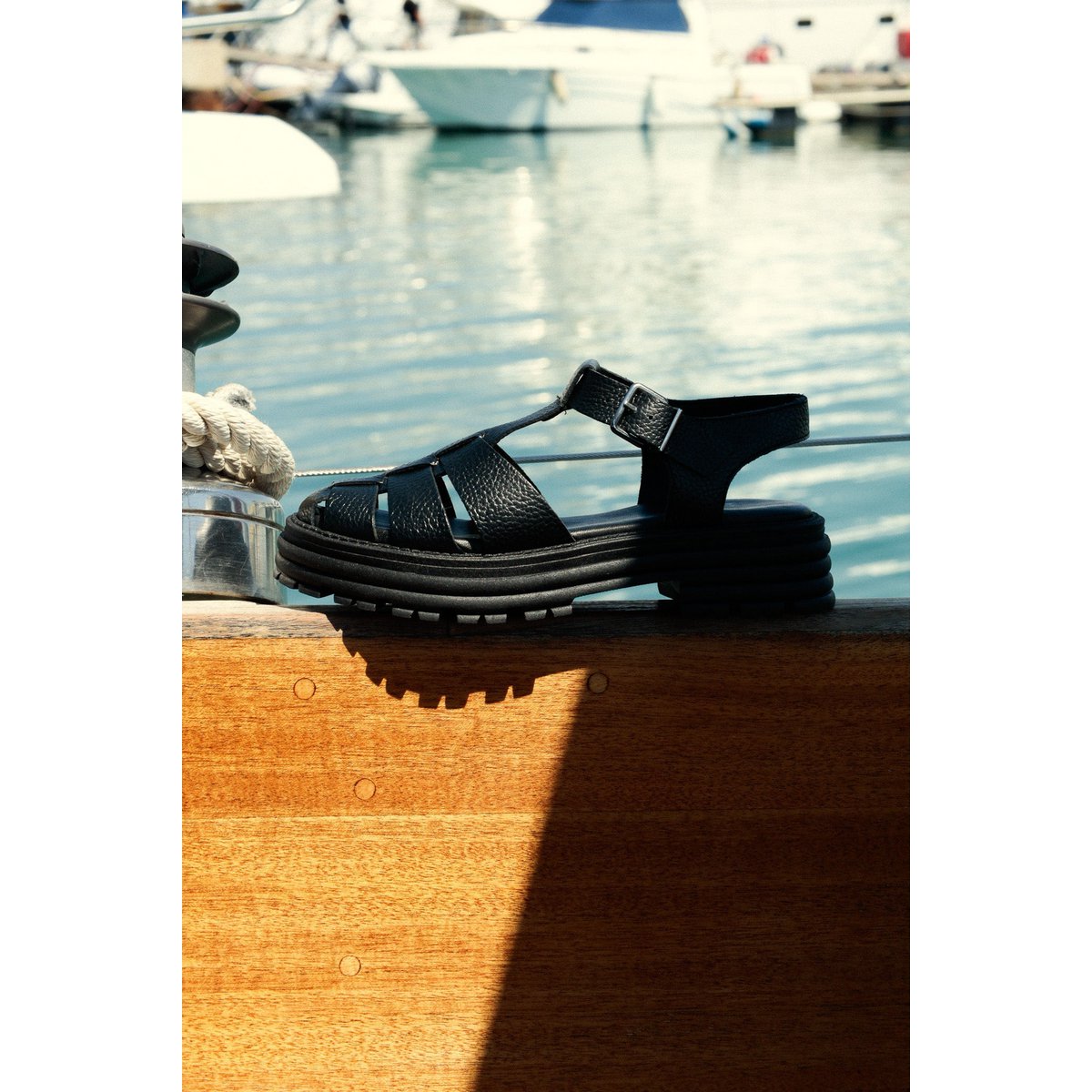 CALA DOLLARO BLACK – Grube sandały rybackie