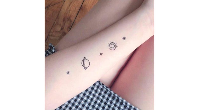 Tijdelijke tattoo: Planeten
