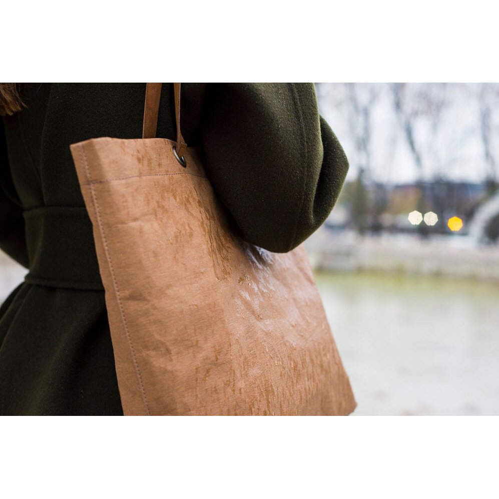 Sasha Tote (wielbłąd)