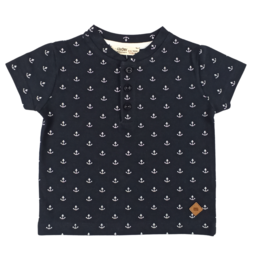 This navy blue kids t-shirt features a repeating anchor print pattern. The t-shirt is made of 100% cotton and is available in sizes 74/80, 80/86, 86/92, and 92/98.