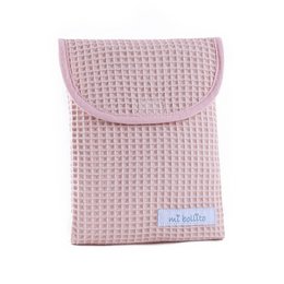 Diaper and baby wipes organizer bag, made of 100% cotton embossed fabric, with quick velcro closure, practical and elegant design.
