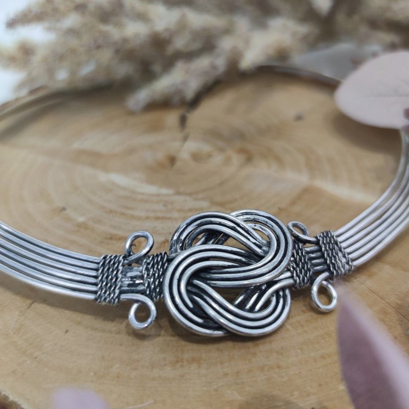 Valencia Necklace - Vintage Silver