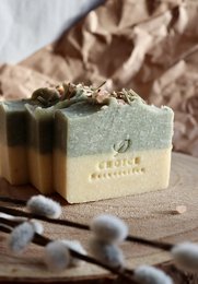 Natural soap "Lemongrass" with Himalayan salt, vegan, palm oil-free. Green rectangular bar soap with lemongrass and salt accents.