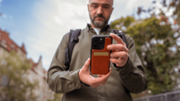 ETON Wallet Cover til iPhone 16 Pro
