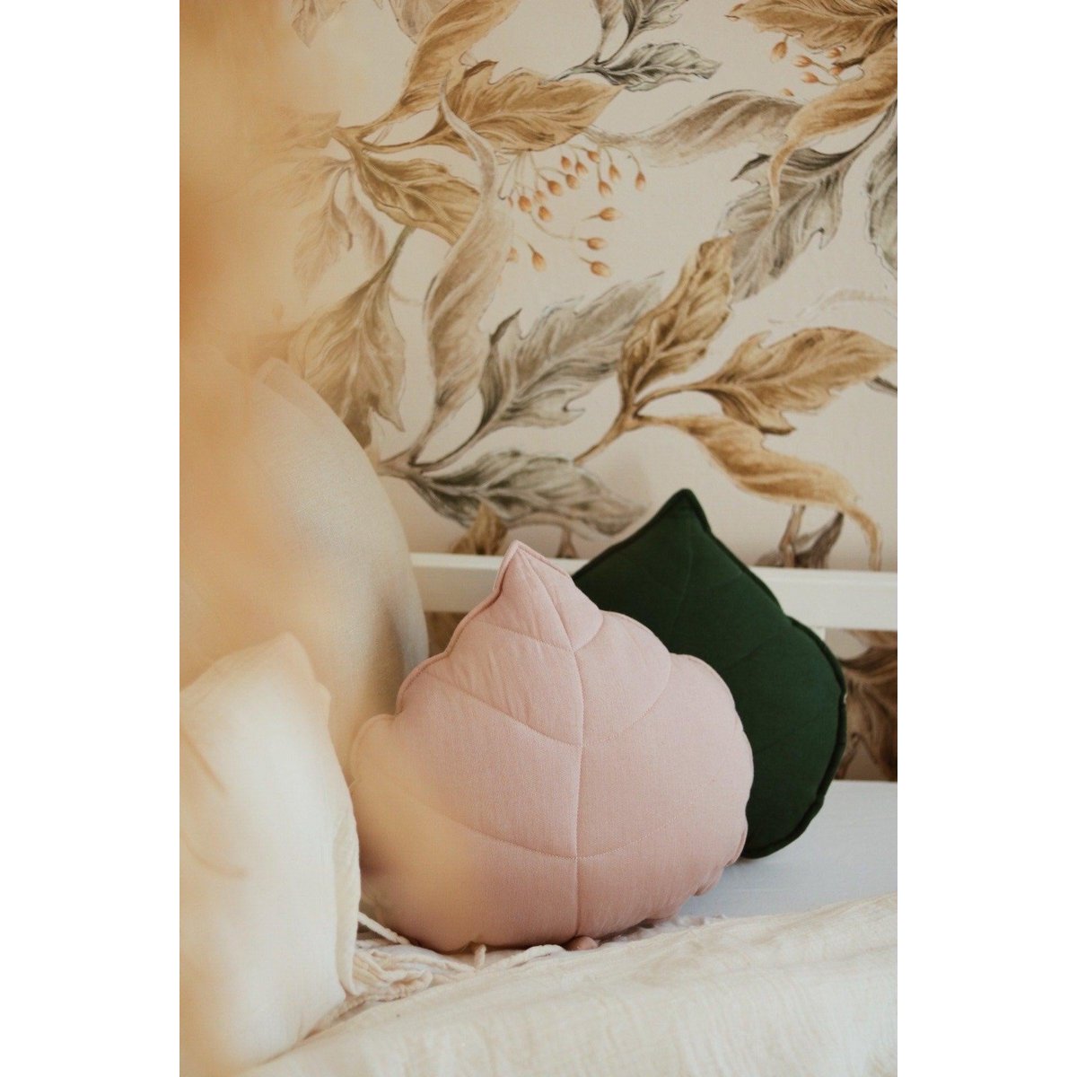 Cuscino in foglie di lino “Rosa Cipria”.