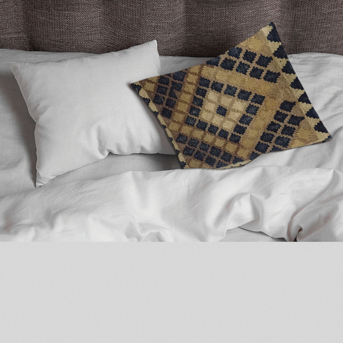 Funda de cojín Kilim tejida a mano Mirage