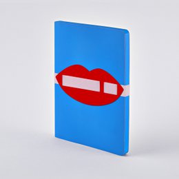Voyager L Light - Lèvres | Carnet A5+ | Journal pointillé | Grille de points de 3,5 mm | 176 pages numérotées | Papier Premium 120g | cuir recyclé bleu | avec lèvres porte-stylo et smartphone |  produit en Allemagne