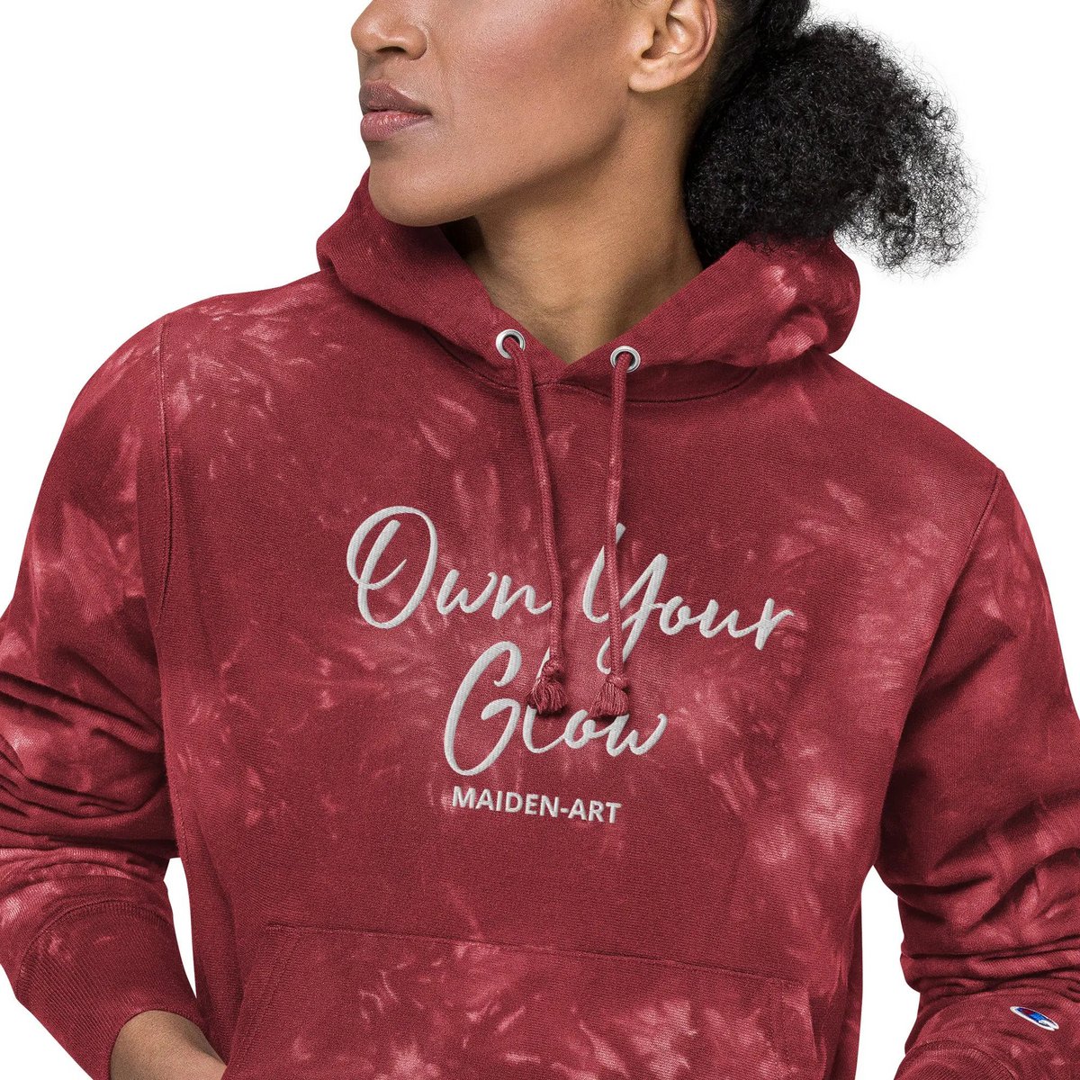 Own Your Glow Unisex Champion Batik-Hoodie mit Stickerei | Champion-Hoodie