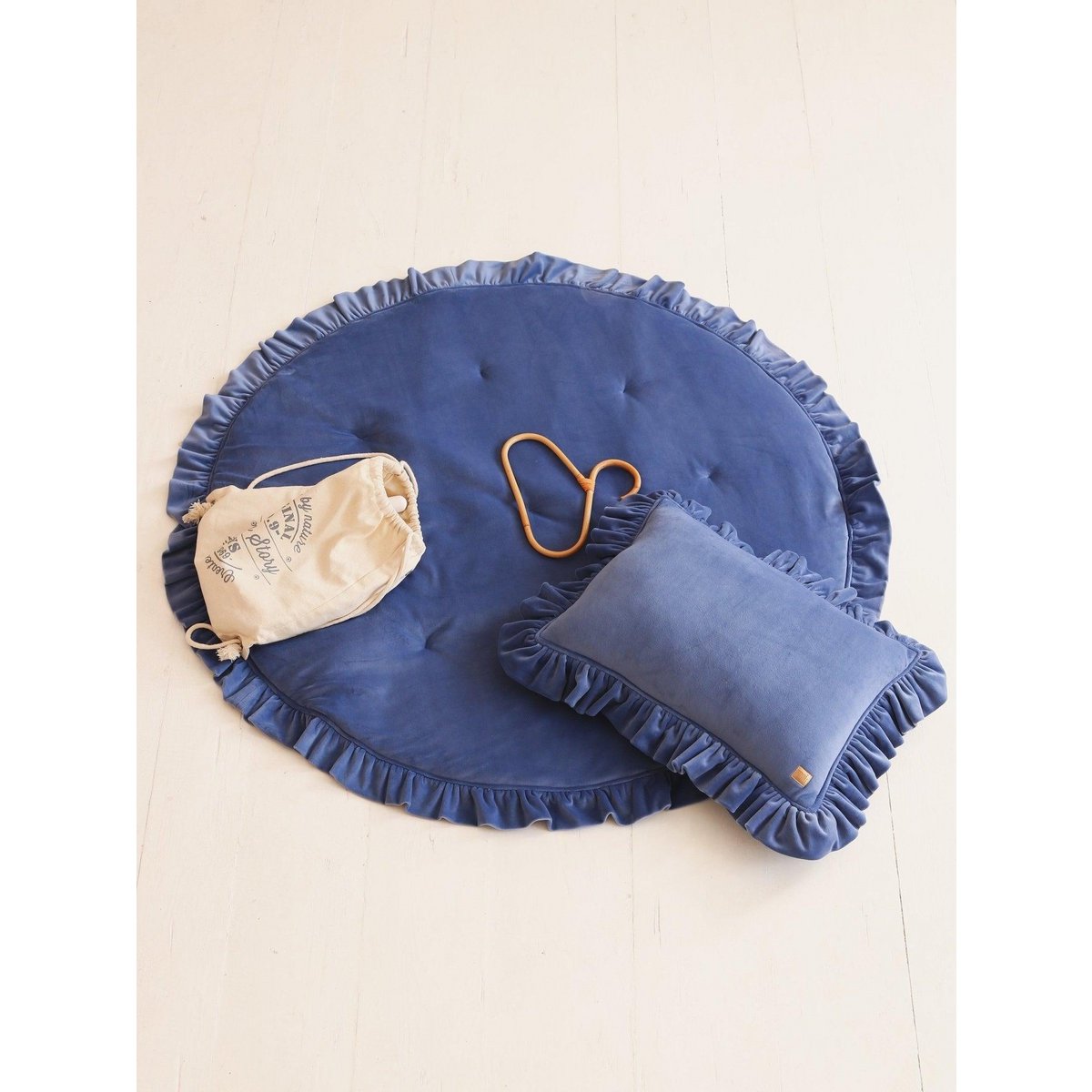 Mata Soft Velvet z Falbanką „Sapphire”