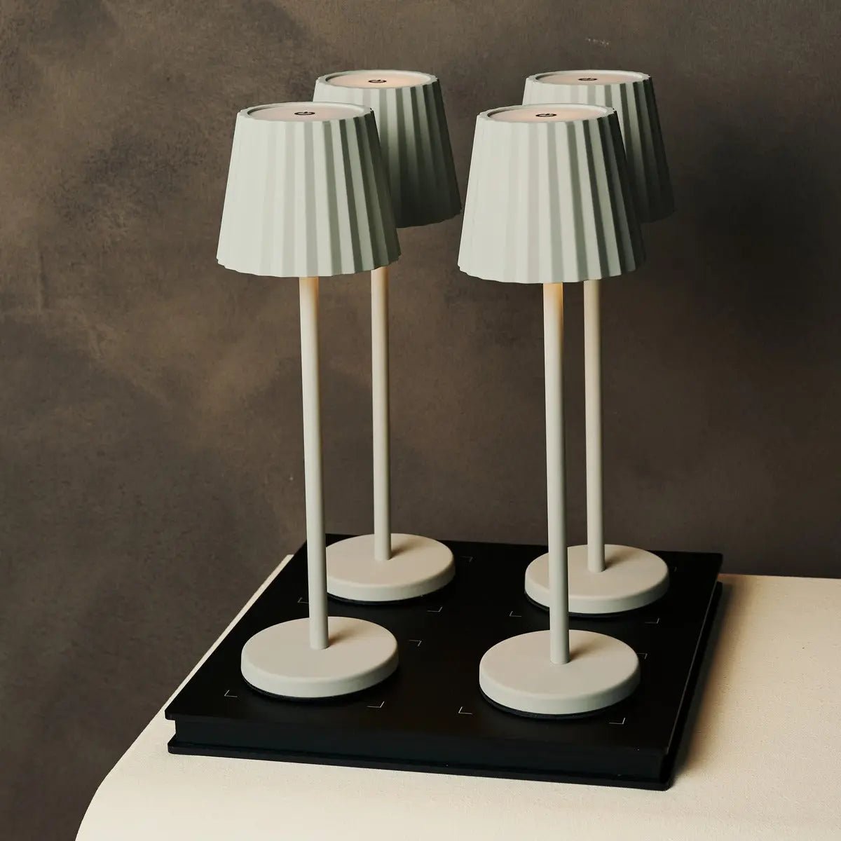 Lampe de table côtelée Maya Shadow Grey