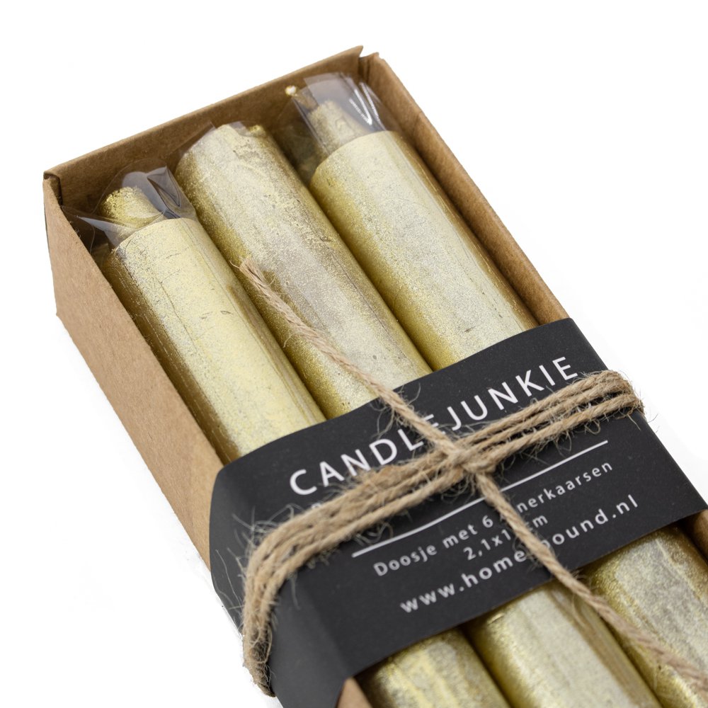 Box with 6 short dinner candles gold