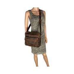 Sac à bandoulière Arrigo pour dames - Cognac Buffaloer Crossbody Bag