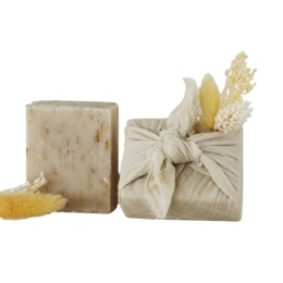 Ivory-colored square cloth measuring 20x20cm, suitable for gift wrapping or decorative purposes.