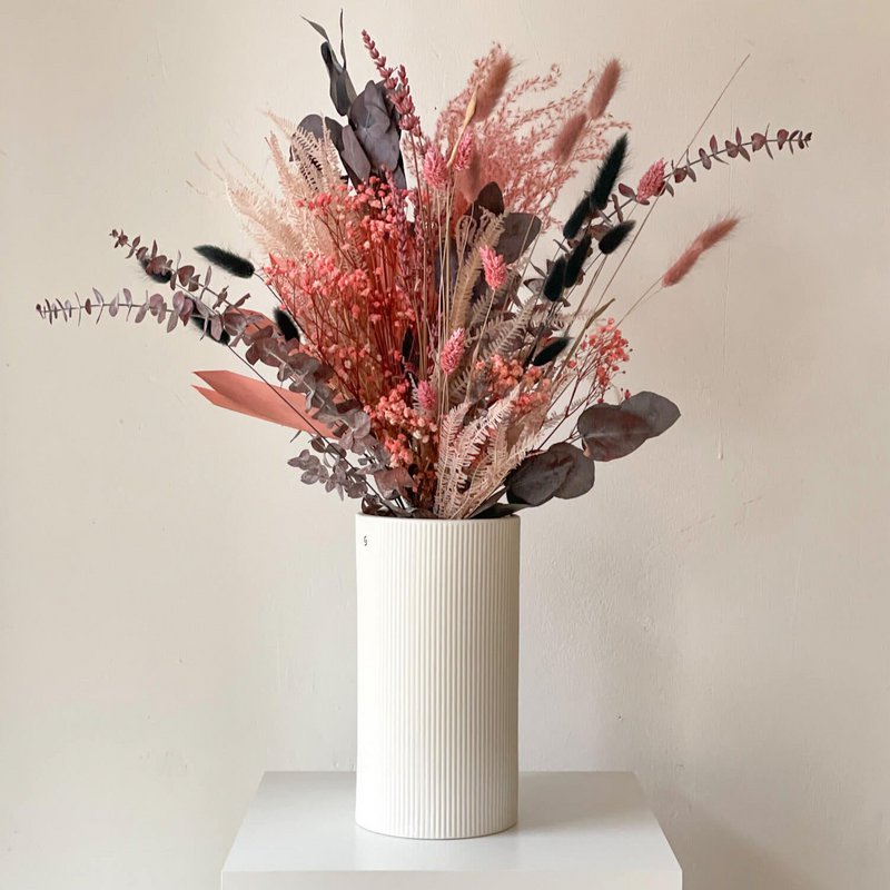 Touch of Pink: Tidløs elegance i nuancer af lyserød - tørret blomsterbuket