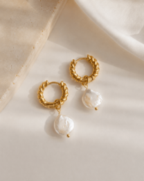 ISABELLA – Intertwined Circles with Keshi Pearl