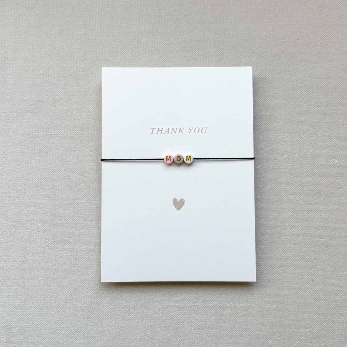 Karte "Thank You - MOM" – Handgemachtes Geschenk, DIN A6 Postkarte, Handmade & minimalistisch (VE = 10 Stück) 