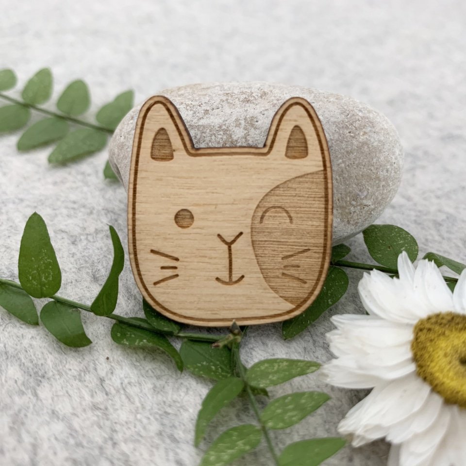 Wooden brooch - Cat with whiskers