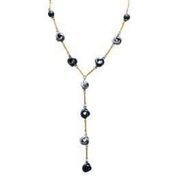 Y-förmige Halskette mit Emaille-Knoten