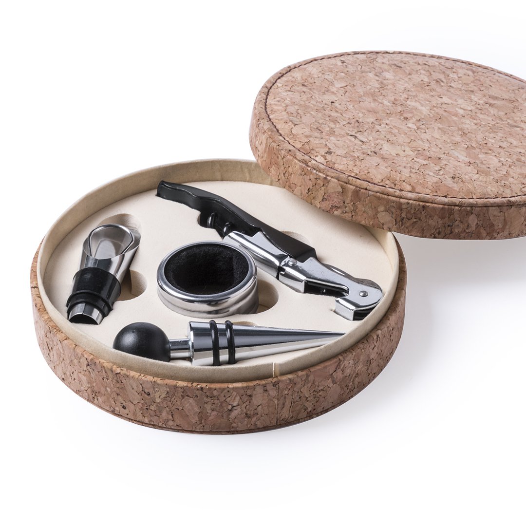 WINE SET OF ELEGANT CIRCULAR DESIGN WITH NATURAL CORK FINISHING. STAINLESS STEEL ACCESSORIES, INCLUDING DUAL LEVER CORKSCREW WITH CAPSULE CUTTER AND OPENER, STOPPER, DISPENSER AND DRIP STOP.PRESENTED IN AN INDIVIDUAL CASE WITH SOFT FOAM INS Copy
