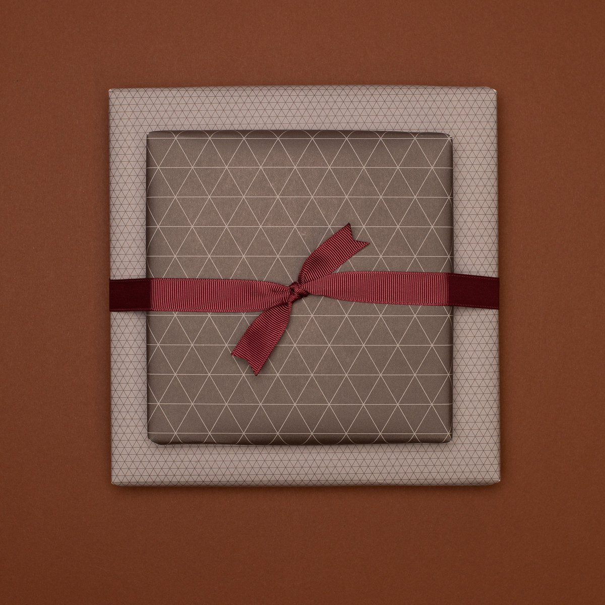 Triangles de papier d'emballage brun - papier d'emballage à double faces pour les hommes, papier d'emballage durable noble