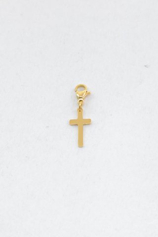 Stainless steel charm. It consists of a pendant in the shape of a Latin cross with a smooth and shiny finish, topped with a lobster clasp allowing it to be easily attached to a bracelet or necklace.