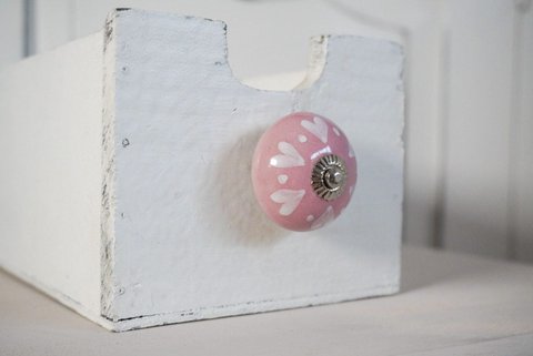 Rosa Möbelknopf mit Herzen und Punkten 4 cm Isabelle Rose