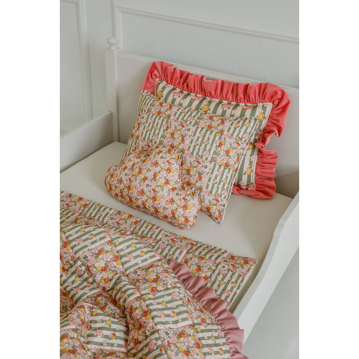 coussin nuage "Fleurs de printemps"