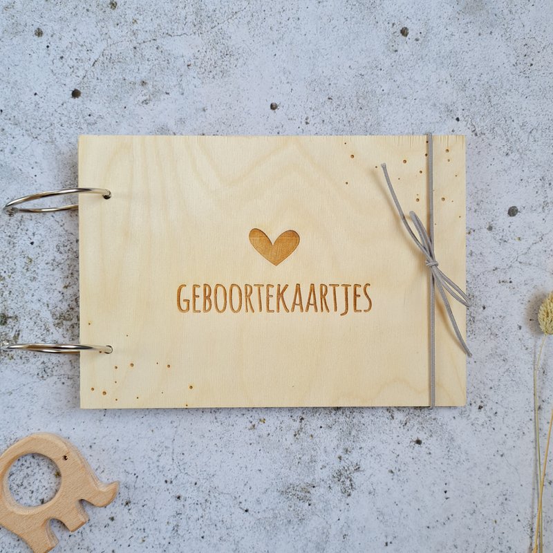 Houten bewaarbundel | Geboortekaartjes | Hartje | A5