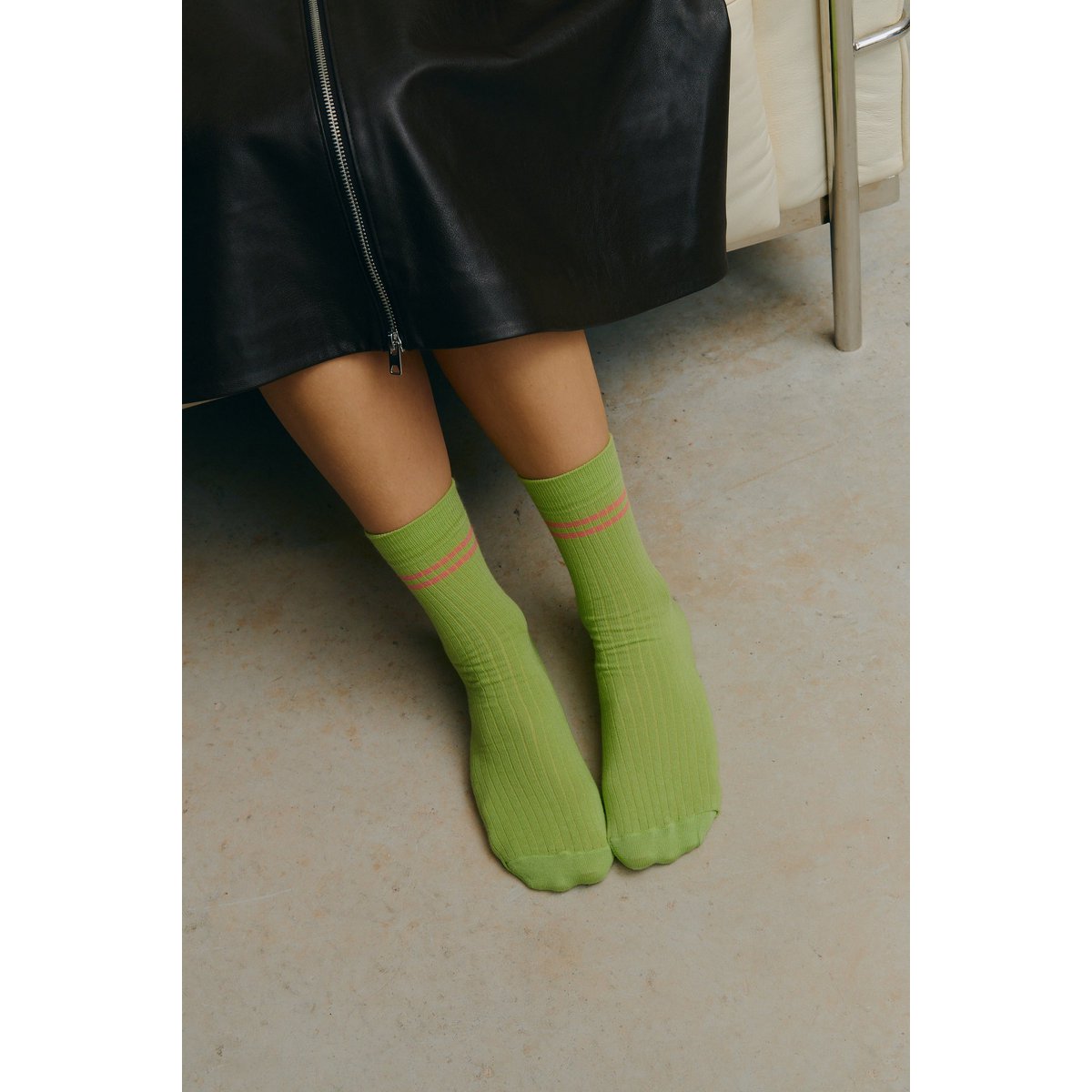 Calcetines de rayas verdosas