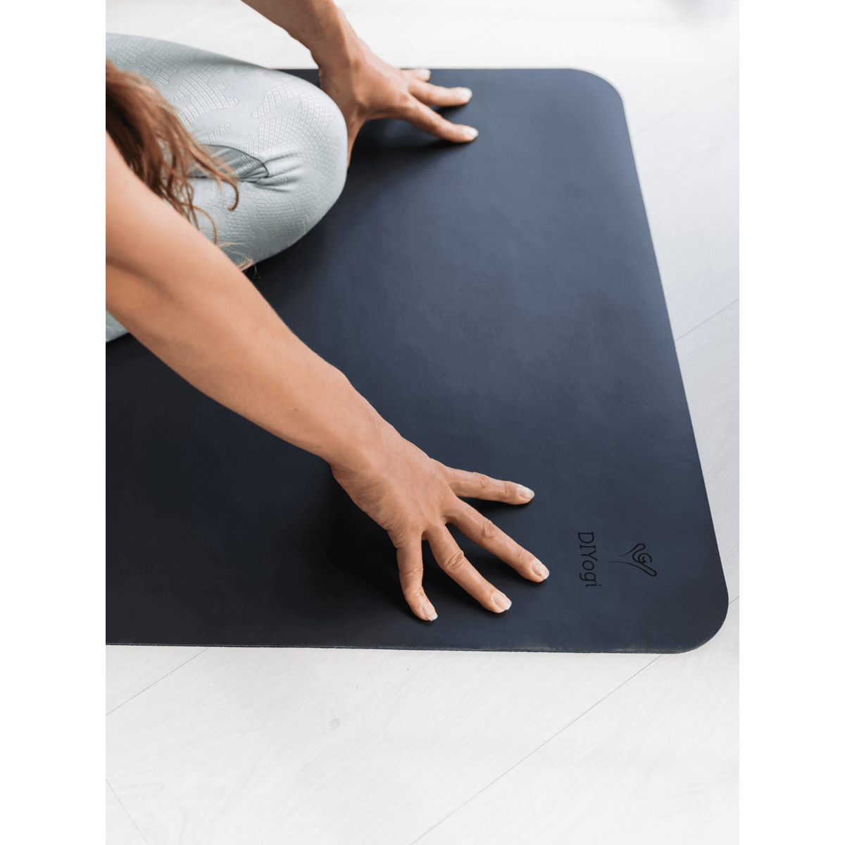 COLCHONETA DE YOGA NEGRA DIYogi™