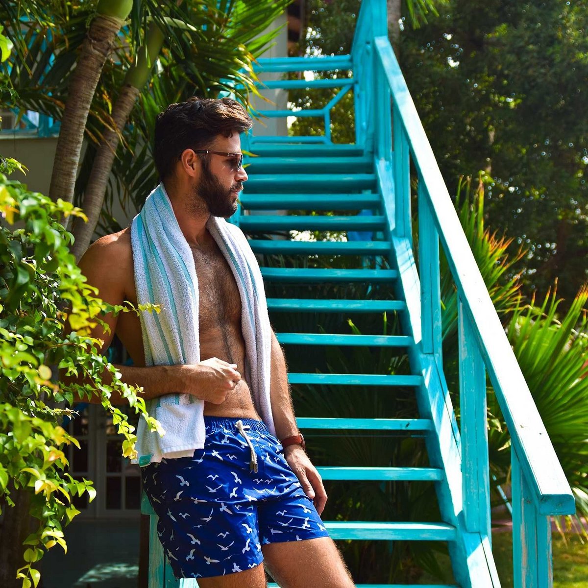 Bañador azul con estampado de gaviotas