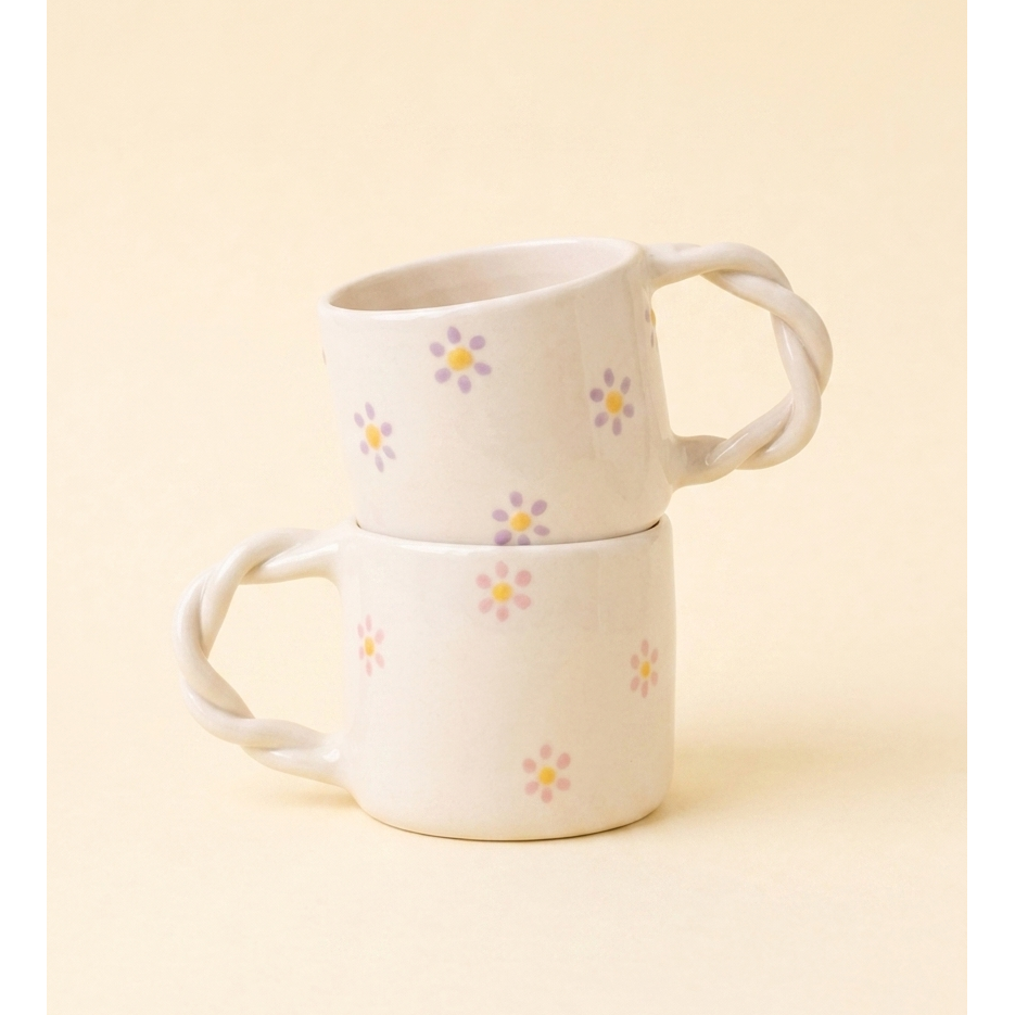 Noosa-Becher – handgefertigter Keramikbecher mit geflochtenem Griff, 300 ml