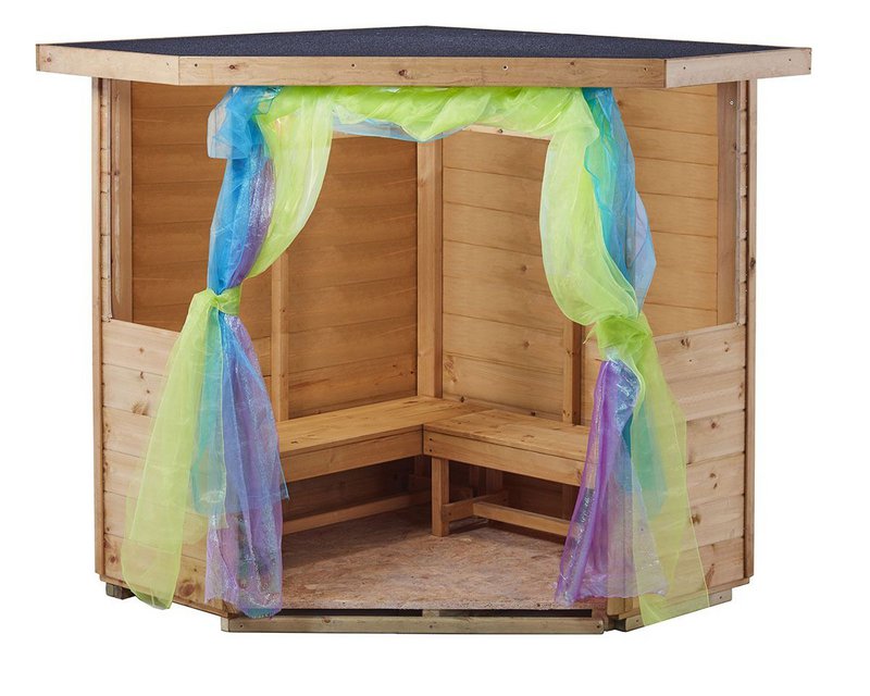 Accogliente luogo angolare in legno aperto