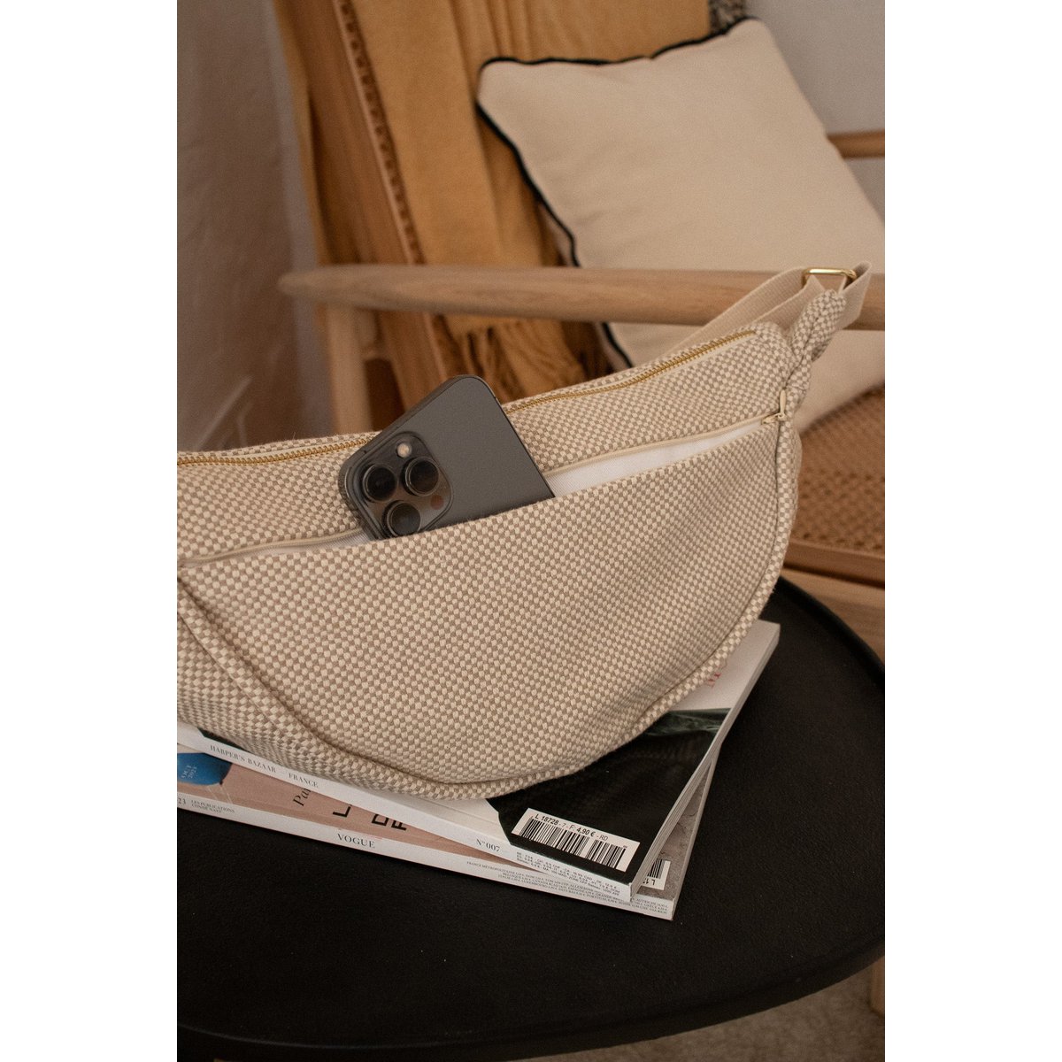 Elio half-moon bag