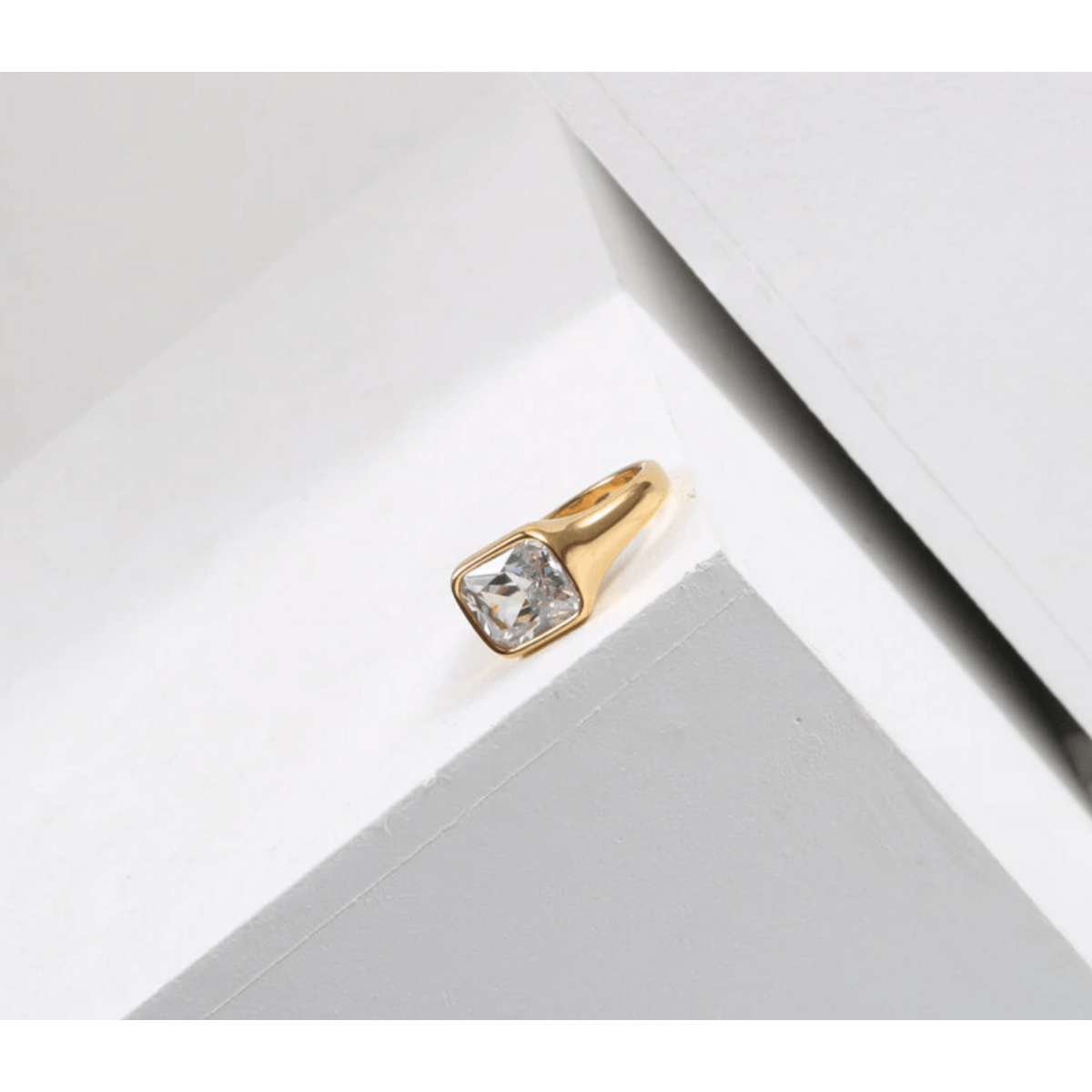 Andrei - Women’s Diamond Signet Ring