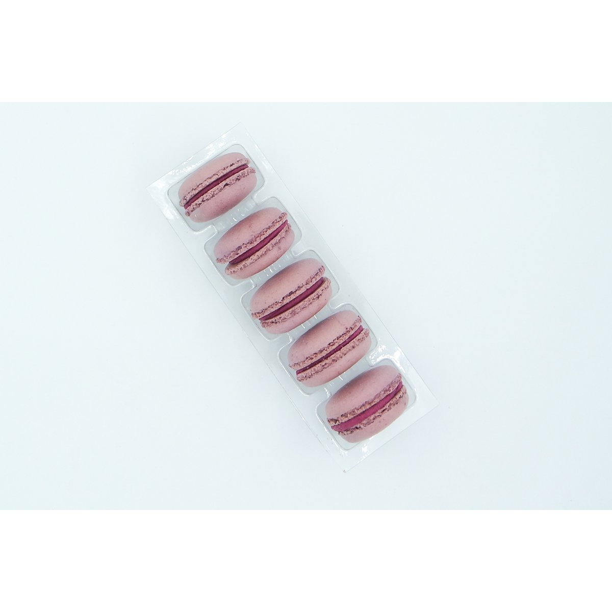 Cassis Macarons