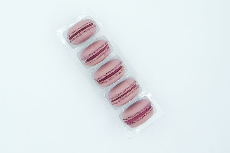 Blackcurrant Macarons