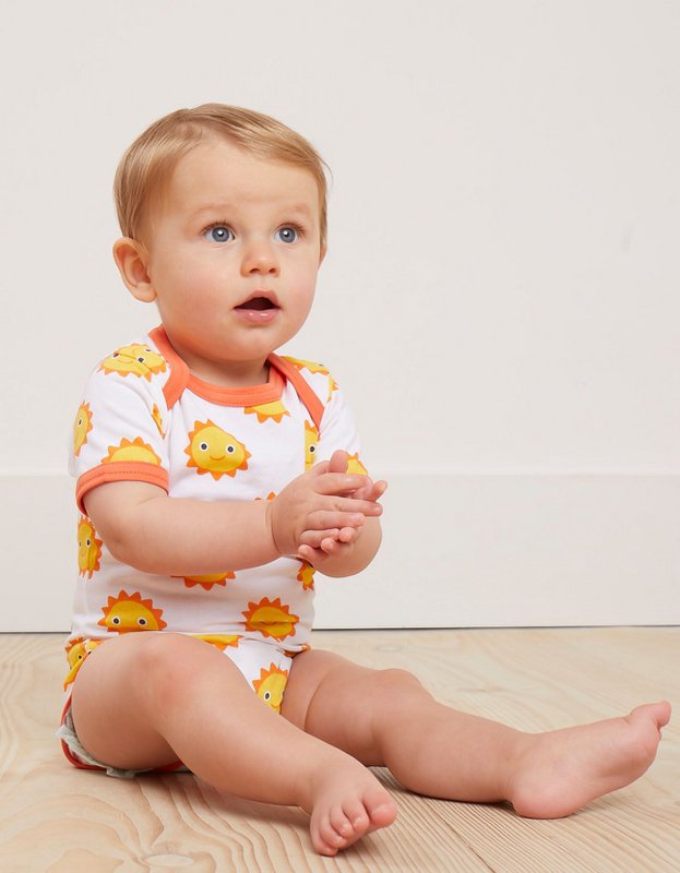 Ensemble cadeau pour bébé en coton biologique avec robeur, chapeau et corps avec pression de nuage de soleil