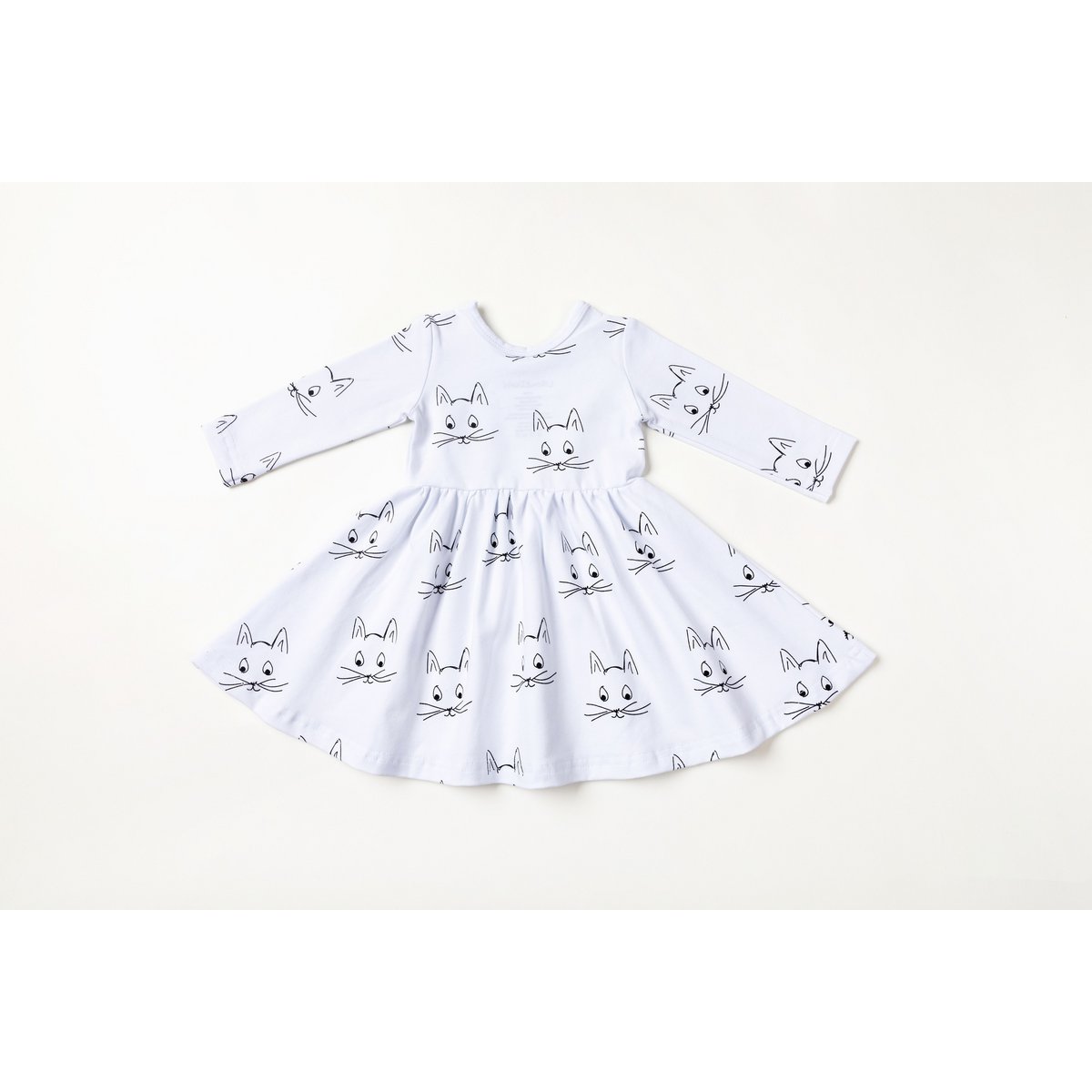 Vestido de manga larga con Felia la gata