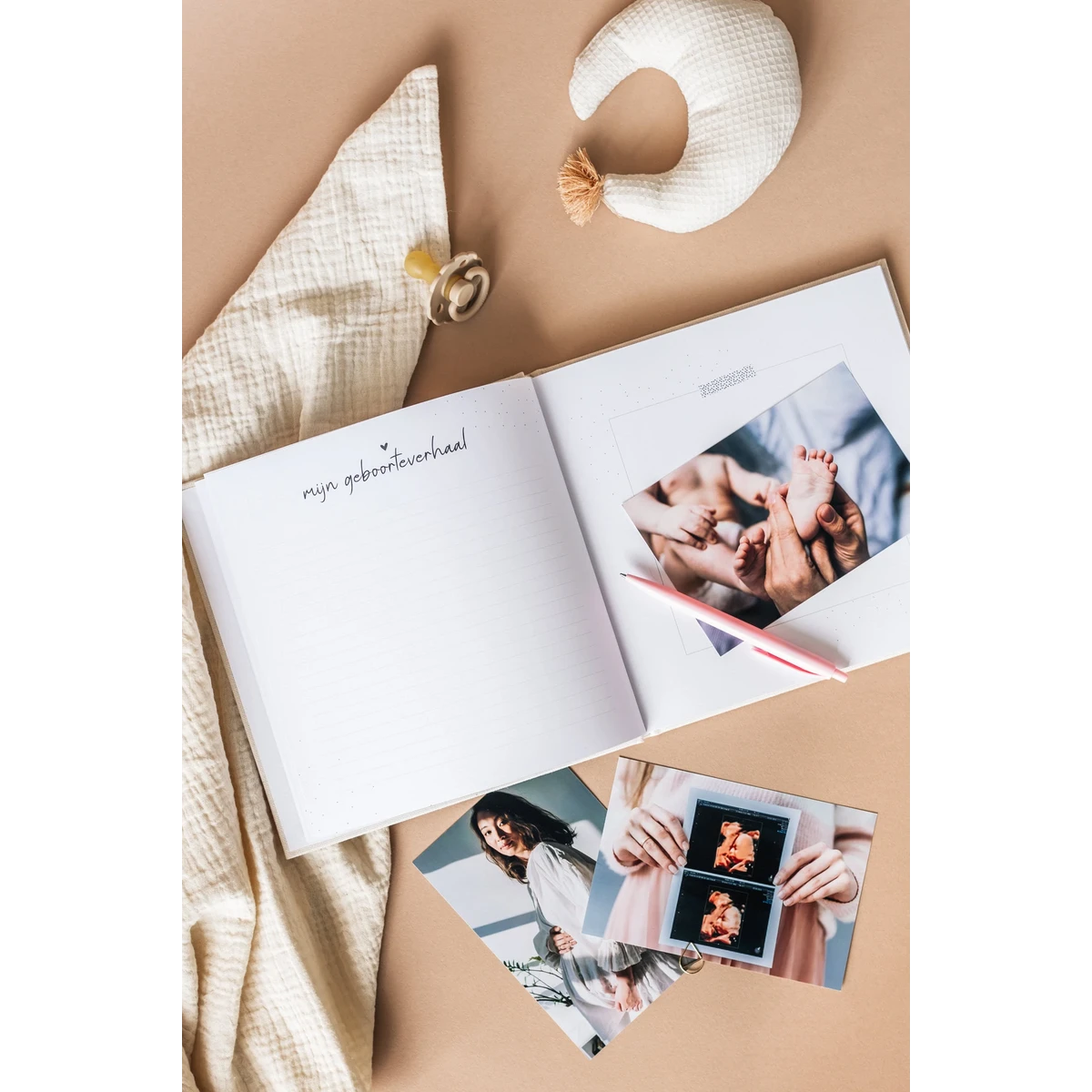 Fyllbooks Babybuch „Mein erstes Jahr“ – Leinen Taupe
