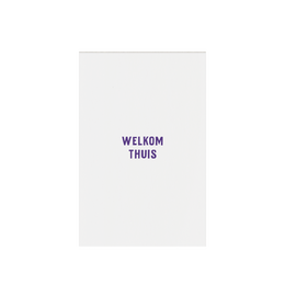 White gift tag with text "Welkom thuis" (Welcome home) in purple font.