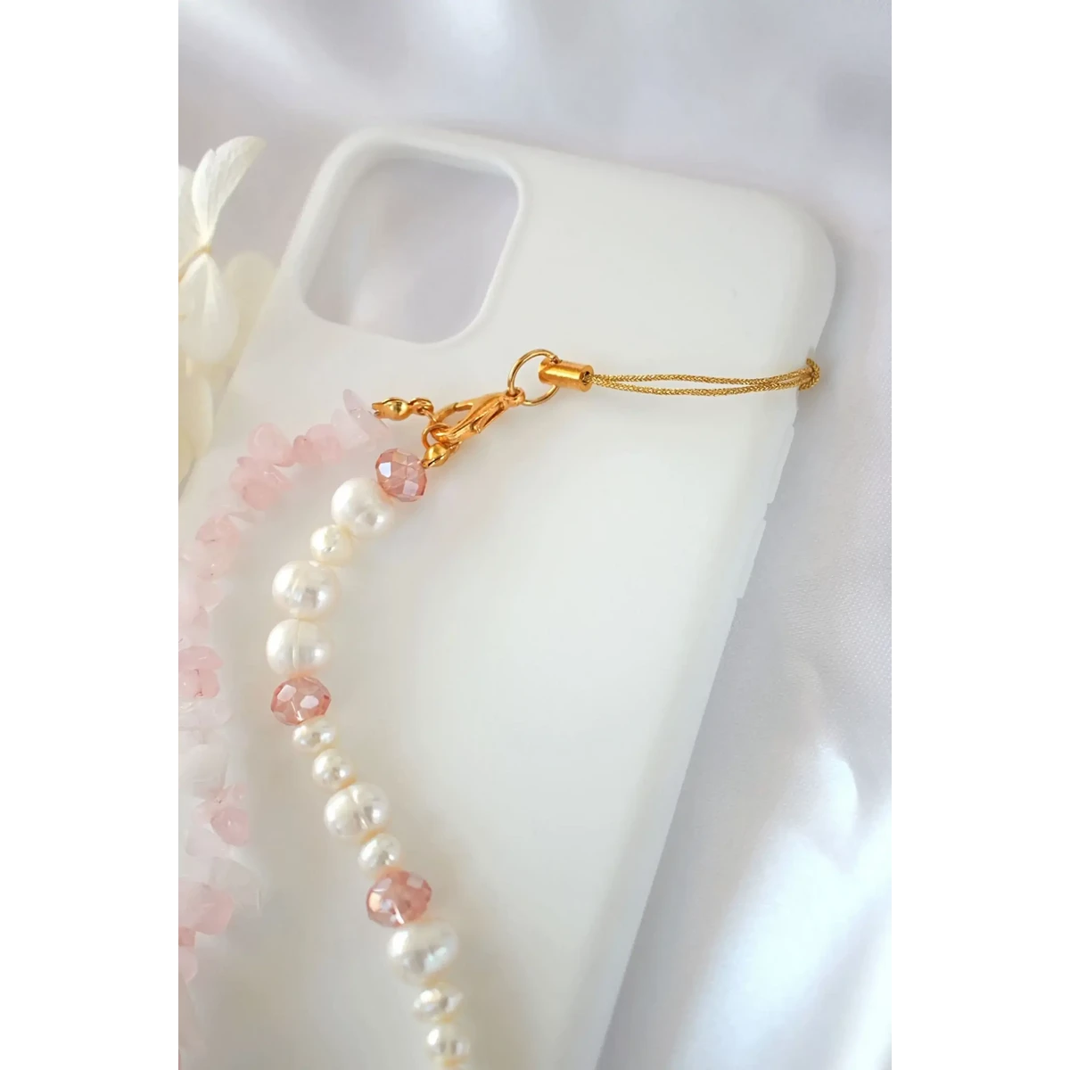 "Rose Babe" | Rozenkwarts en zoetwaterparels Duo telefoonkoord