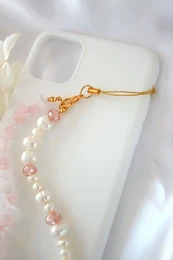"Rose Babe" | Rozenkwarts en zoetwaterparels Duo telefoonkoord