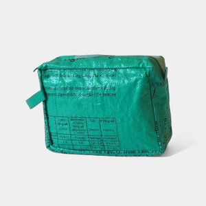 WASH ME | Environmentally friendly toiletry in green