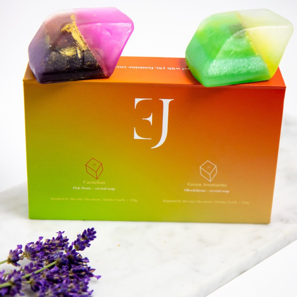 Gift set of crystal soaps - Red Carnelian & Green Aventurine