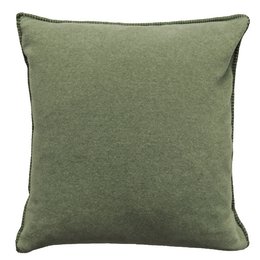 Cushion cover in moss green color, available in sizes L and M.