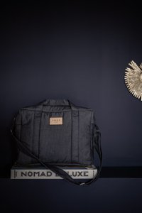 Matte Mini-Wickeltasche