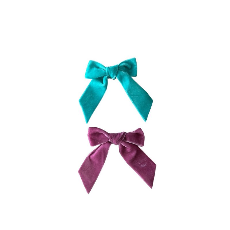 Set of velvet hair clips