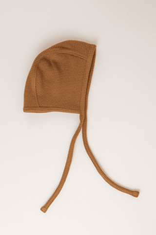 TISU babymutsje, karamel